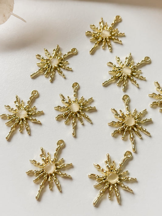 Riipus aurinko 28.5x20.5x2.5mm, 2kpl