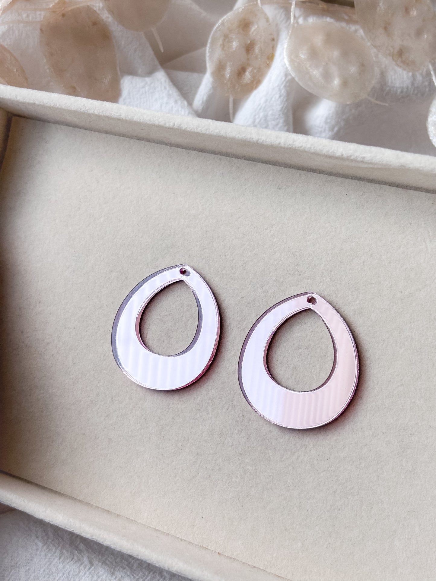 Riipus 40mm, 1pari (eri värejä)