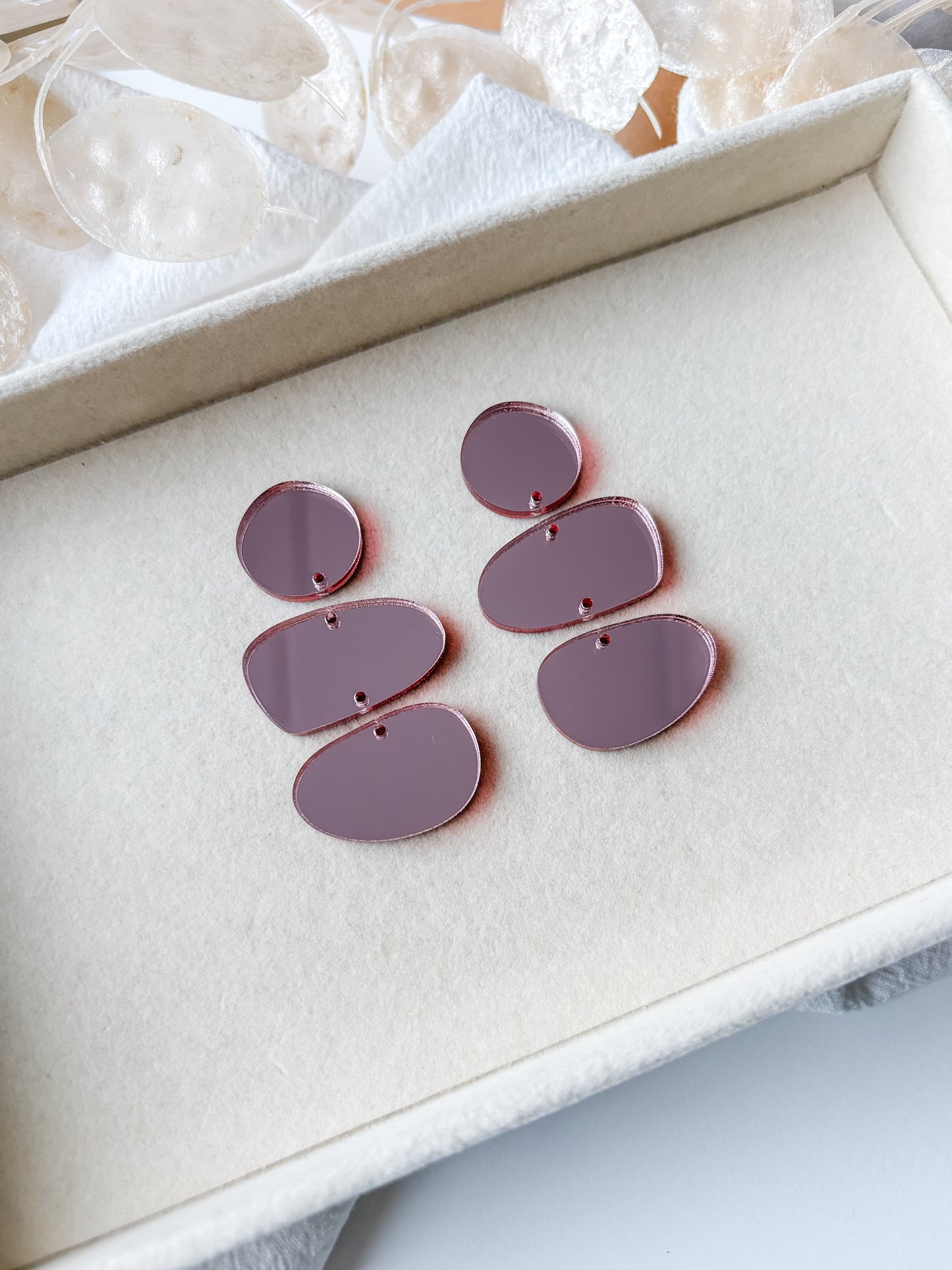 Pendant set 60mm, 1 pair (different colors)