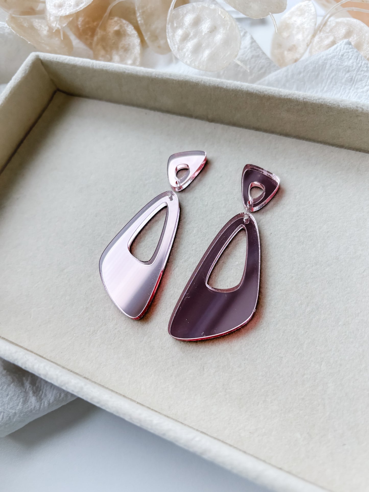 Pendant set 70mm, 1 pair (different colors)