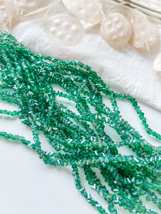 Lasihelmi 3x4x3mm, n.120kpl