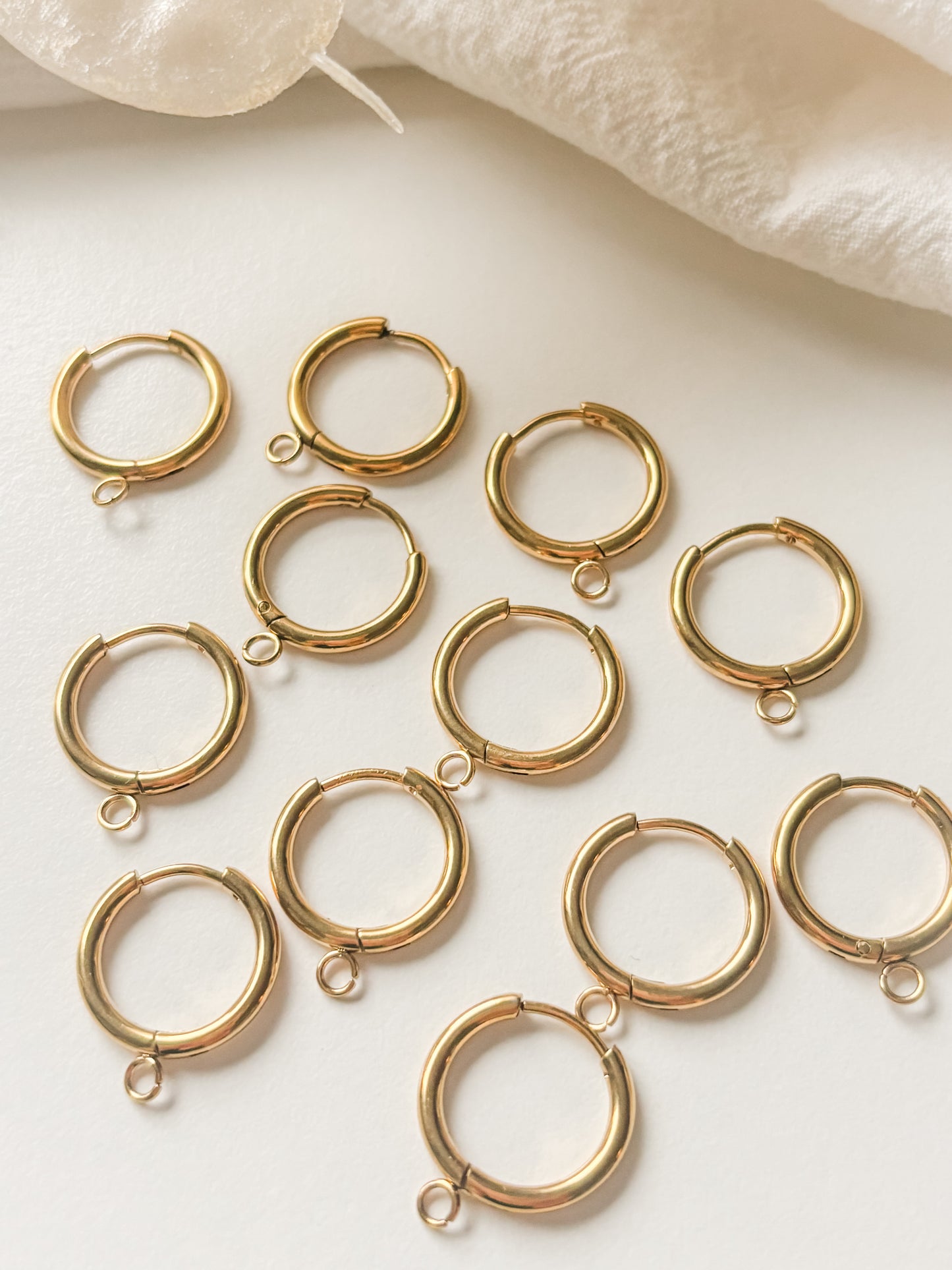 Korvakorurengas lenkillä 18x6x2mm, RST304, 1pari