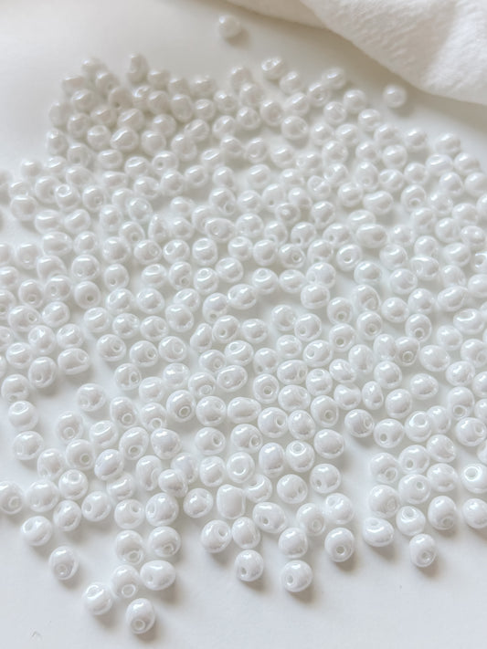 Lasihelmi 4mm, 50kpl