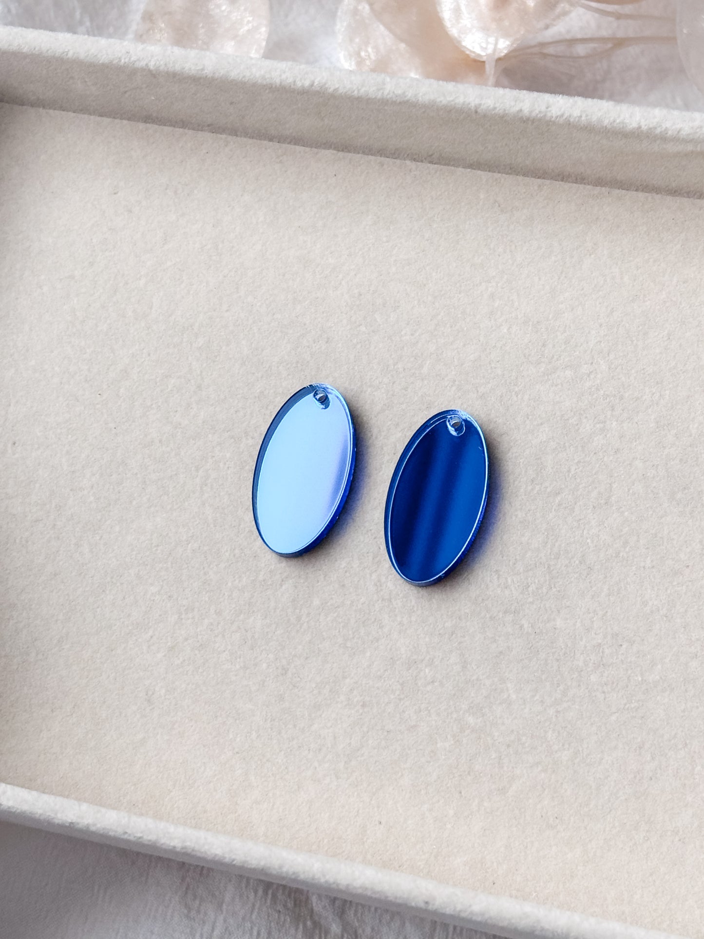 Riipus ovaali 30mm, 1pari (eri värejä)