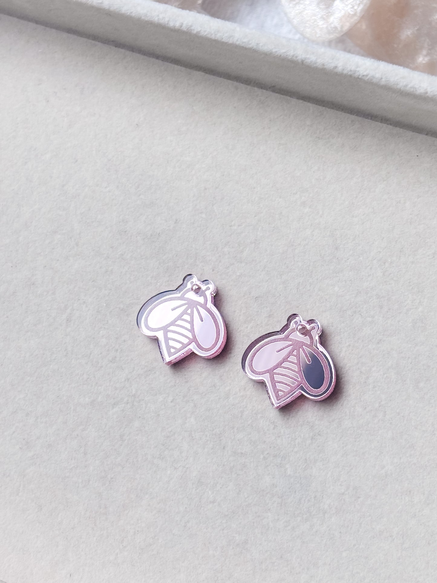 Riipus mehiläinen 30mm, 1pari (eri värejä)