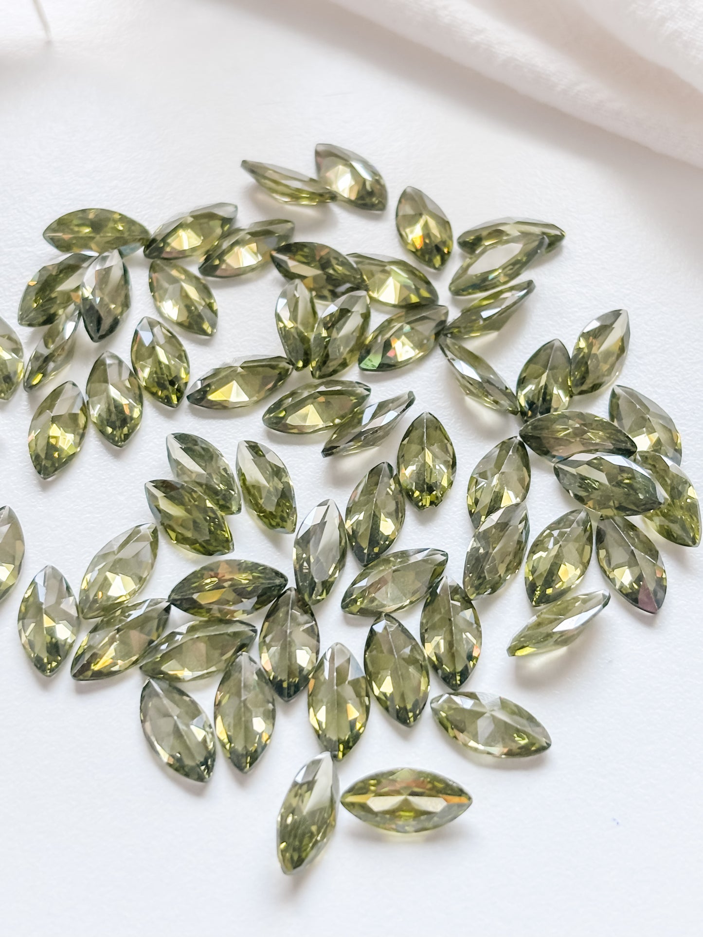Zirkonia kapussi 12x6x3mm, 6kpl