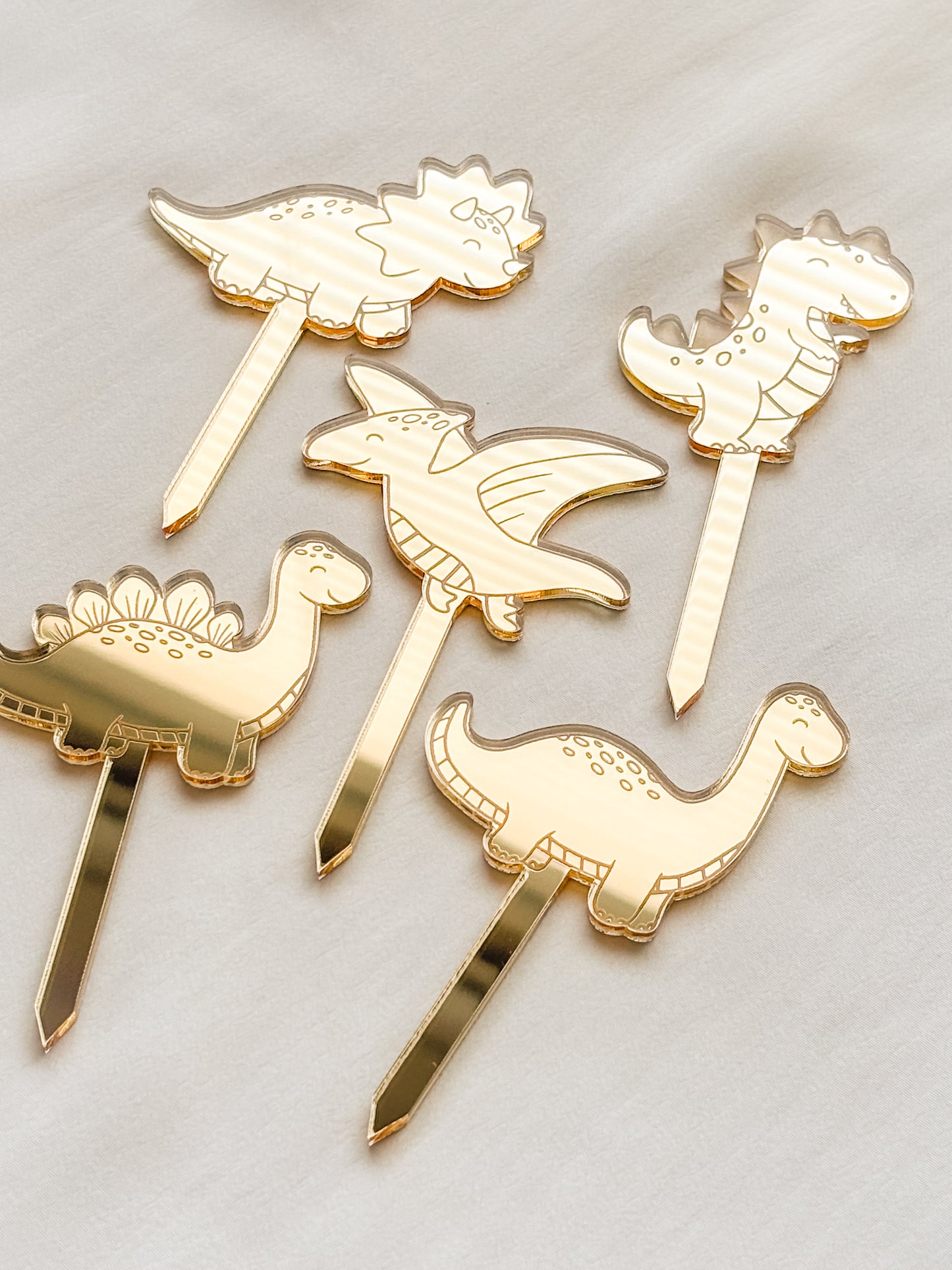 Kakkukoriste dinosaurus 5kpl (eri värejä)