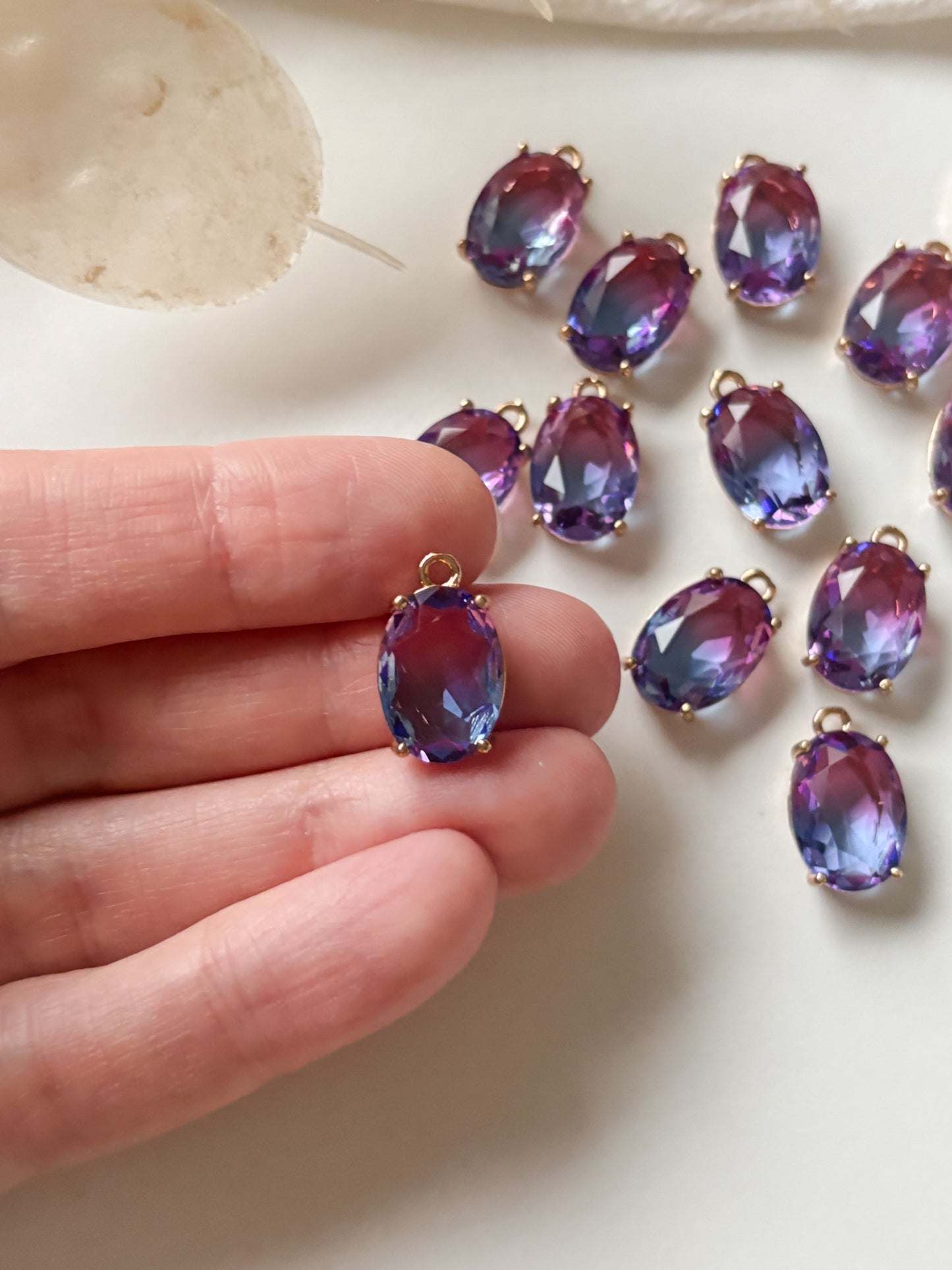 Lasiriipus ovaali 17x13.5x7mm, 2kpl