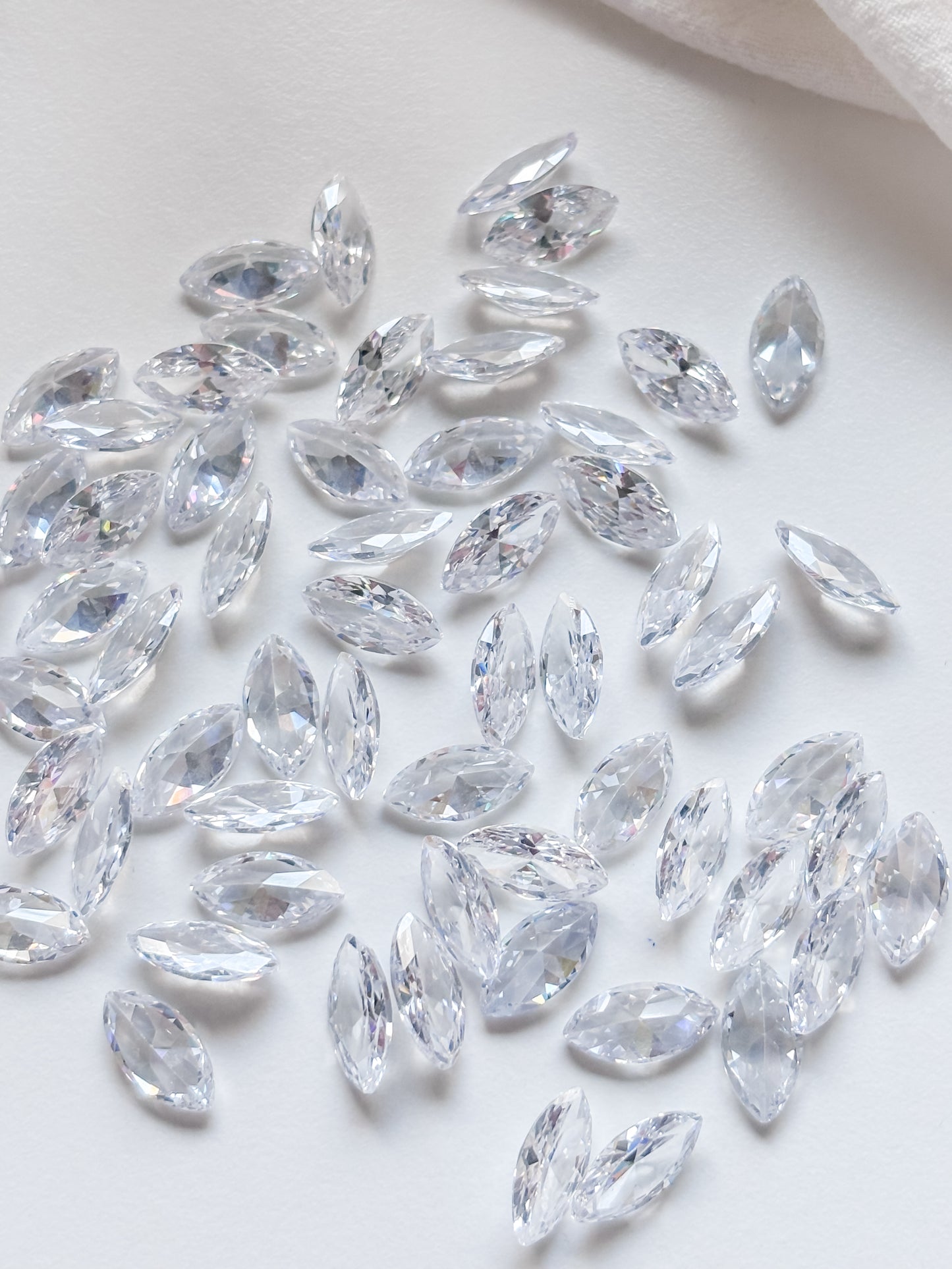 Zirkonia kapussi 12x6x3mm, 6kpl