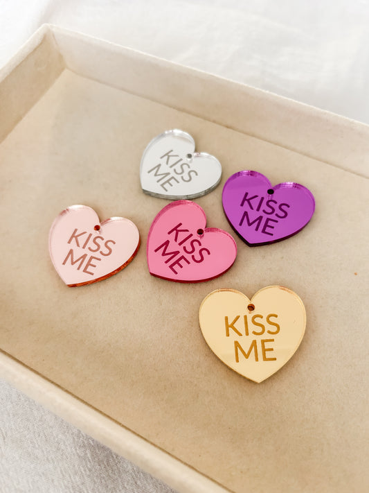 Pendant heart Kiss me 30mm, 1 pair
