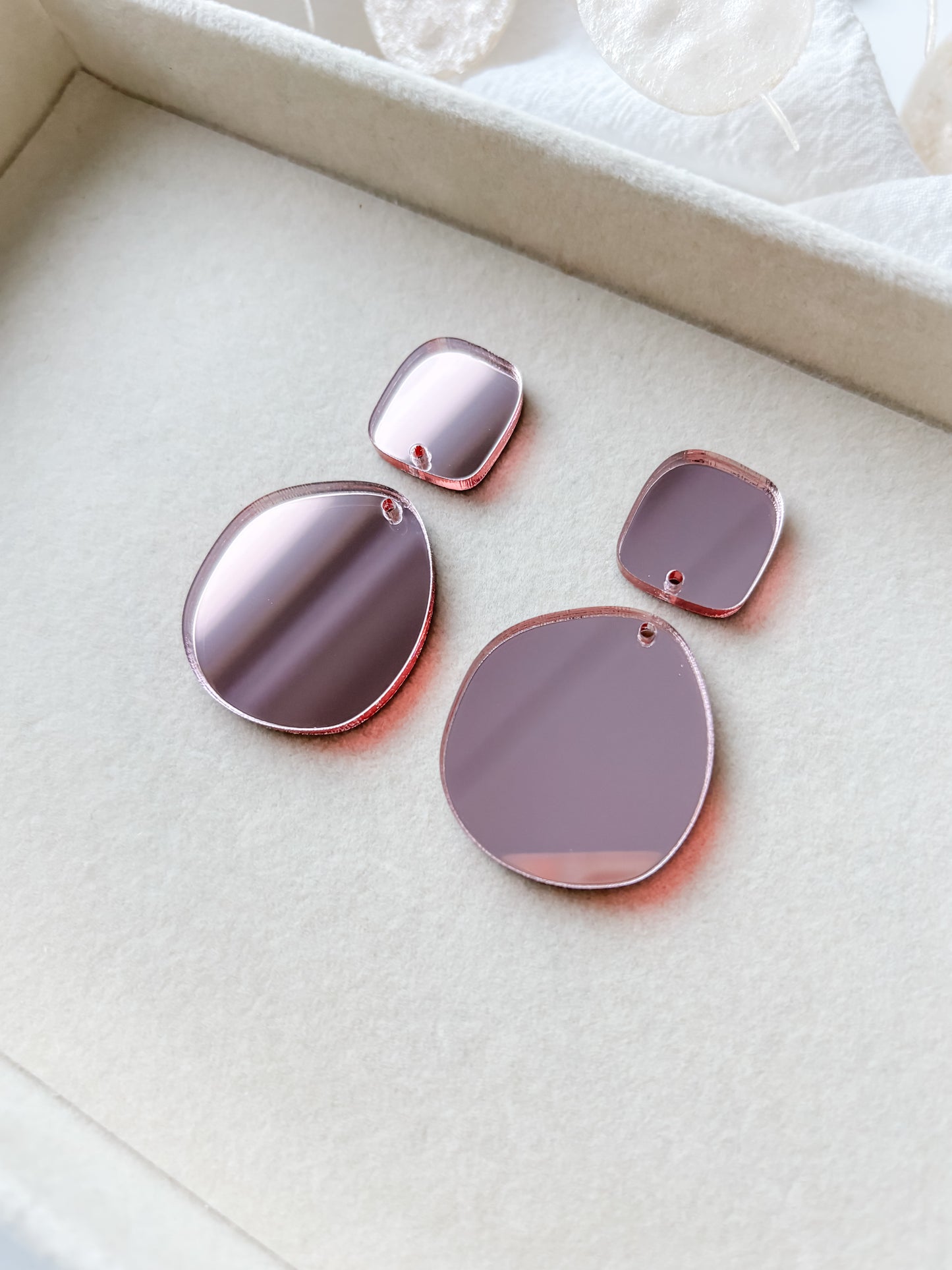 Pendant set 50mm, 1 pair (different colors)
