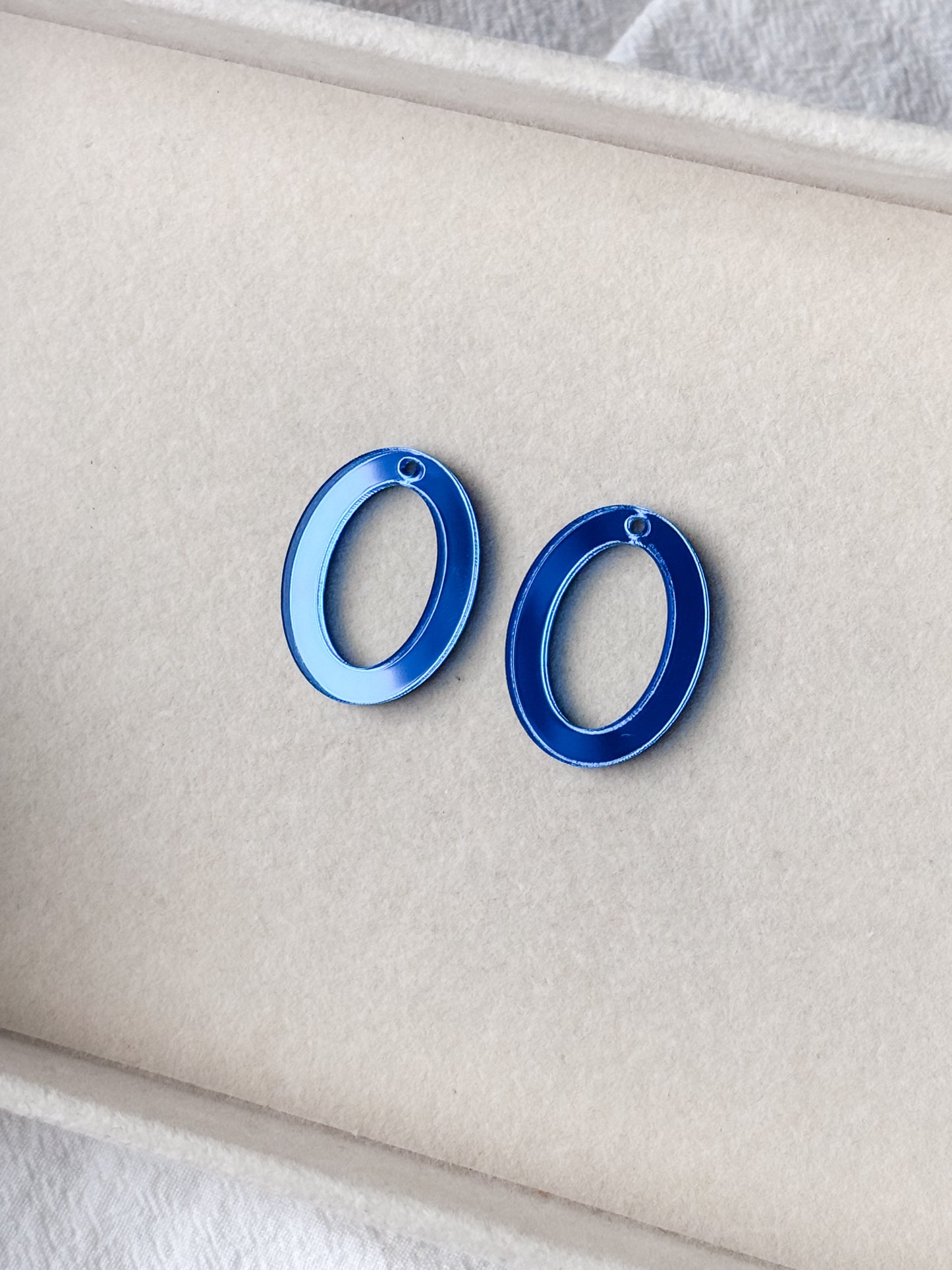 Riipus 30mm 1pari (eri värejä)
