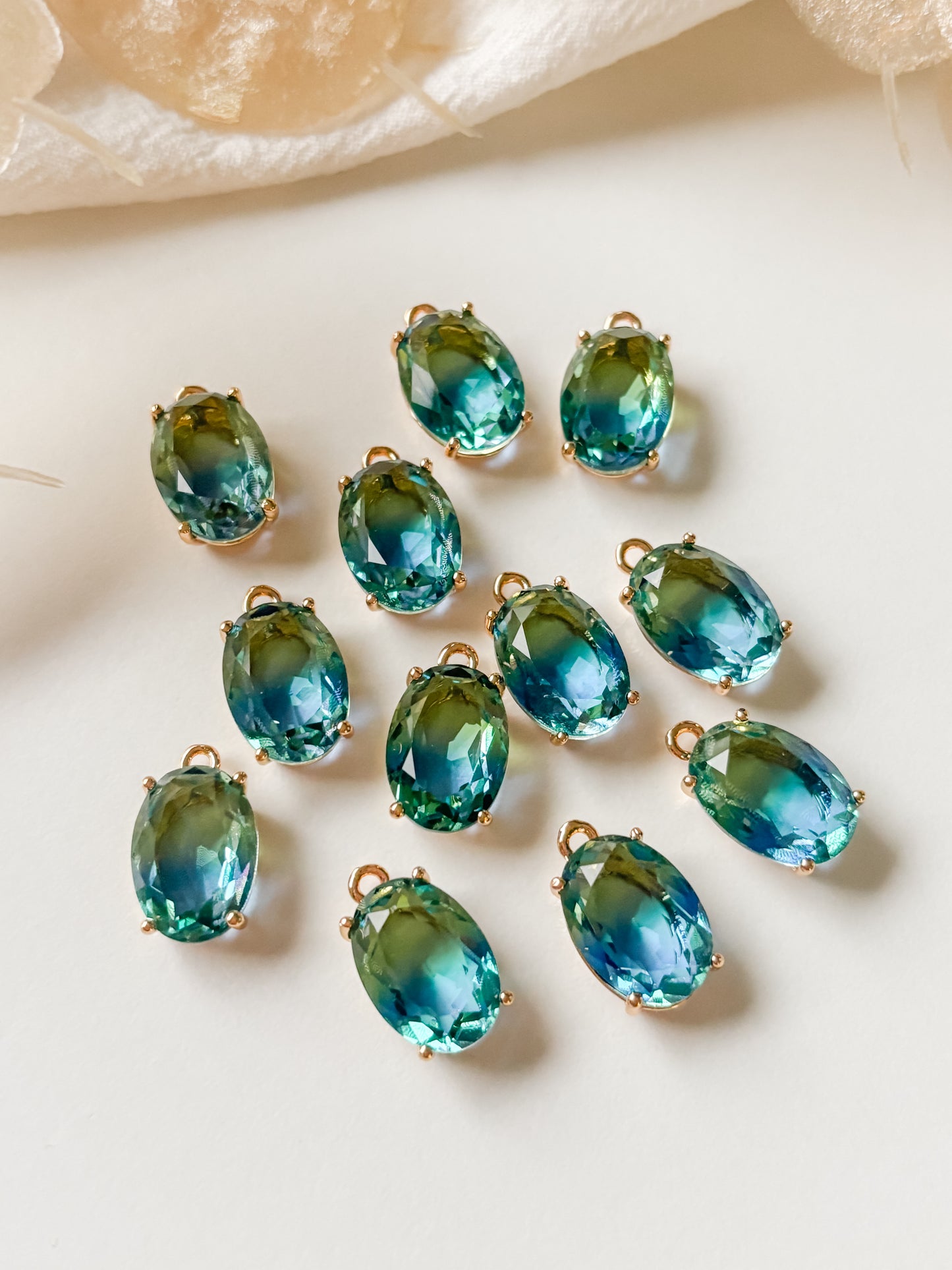 Lasiriipus ovaali 17x13.5x7mm, 2kpl