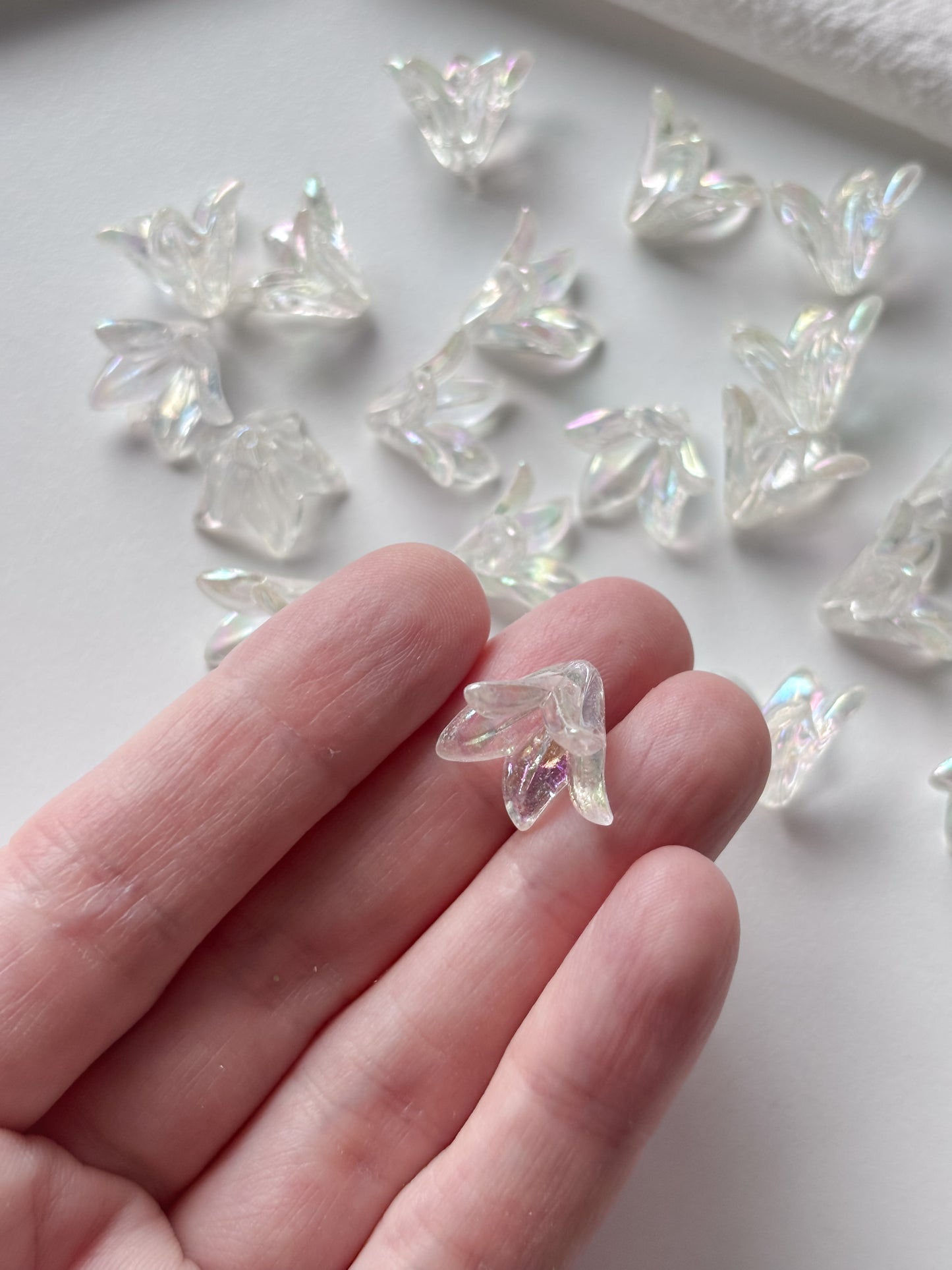 Akryylihelmi kukka 16x12mm, 10kpl