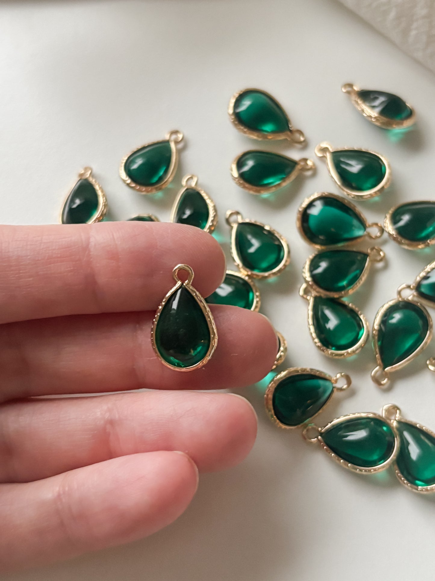 Lasiriipus pisara 18.5x12.5x7mm, 2kpl