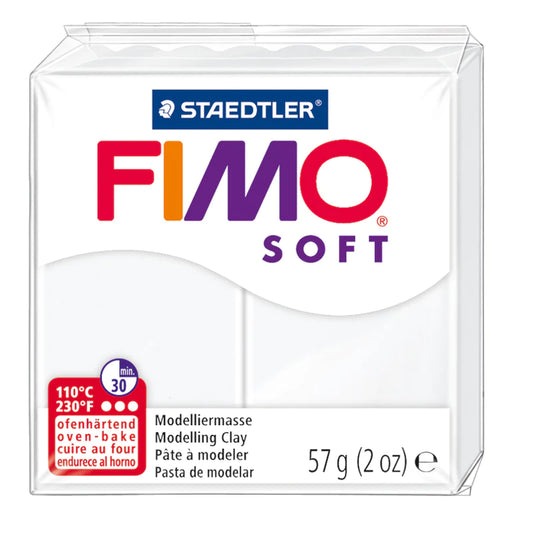 Fimo Soft, white, askartelumassa